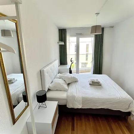 Cape Homes St-sulpice בית הארחה 3*